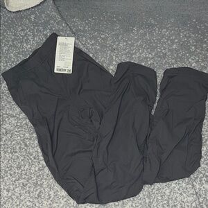 Lululemon Dance Studio Slim-Fit High-Rise Flared Pant
Size: XXXS